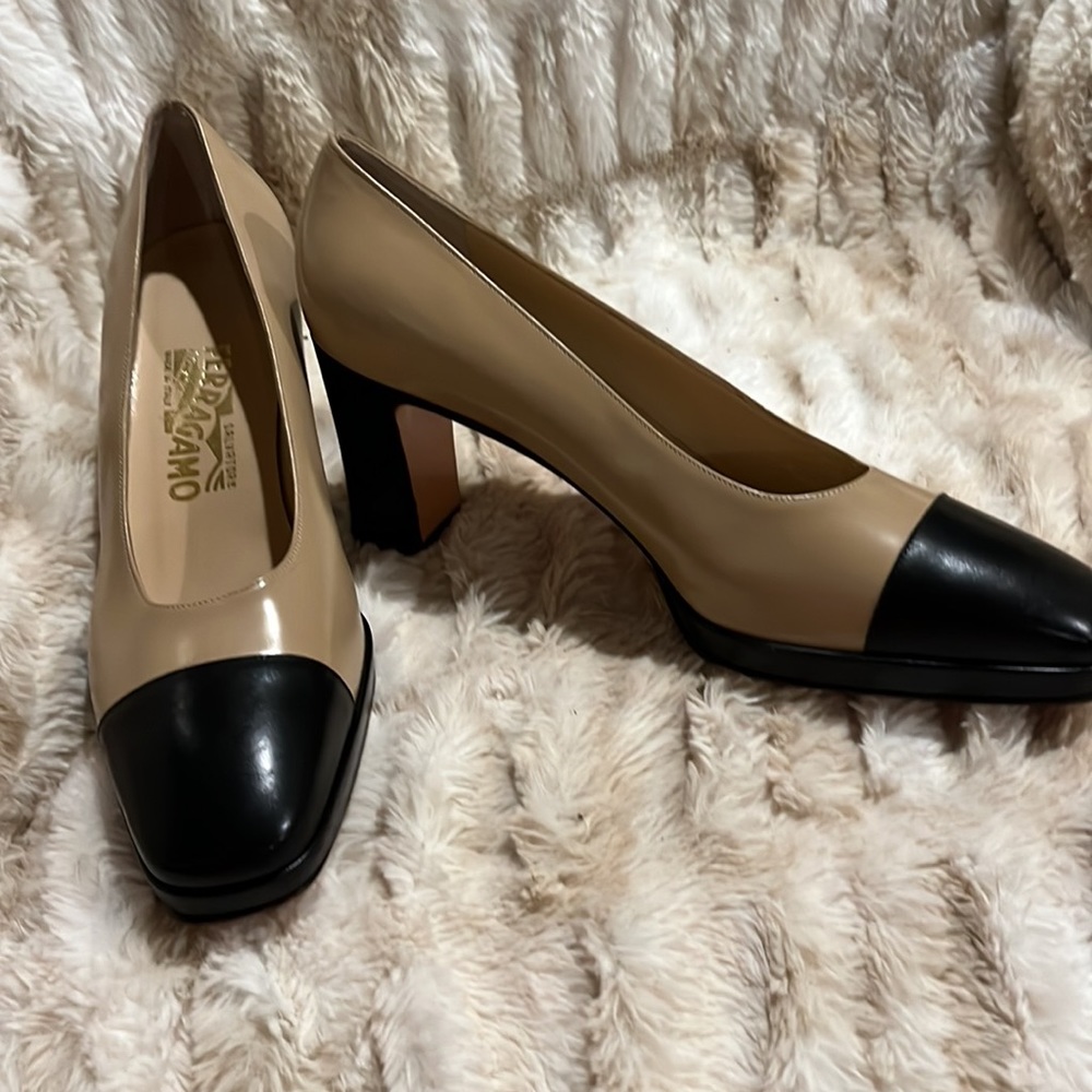 Ferragamo - Picture 3 of 7